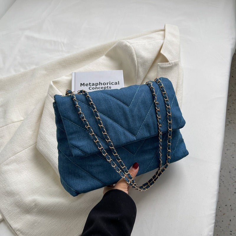 Schicke Denim-Handtasche mit Klappe
