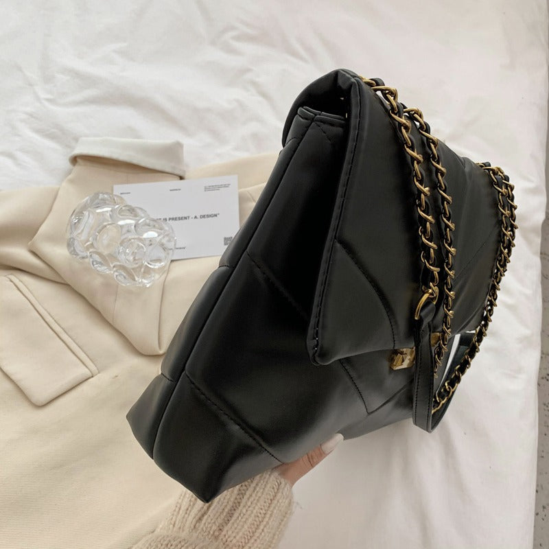 Handtasche Groß Lässig mit Klappe mit Kettenriemen