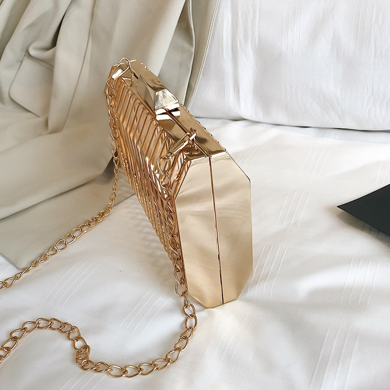Clutch Abend mit Metall-Streifen