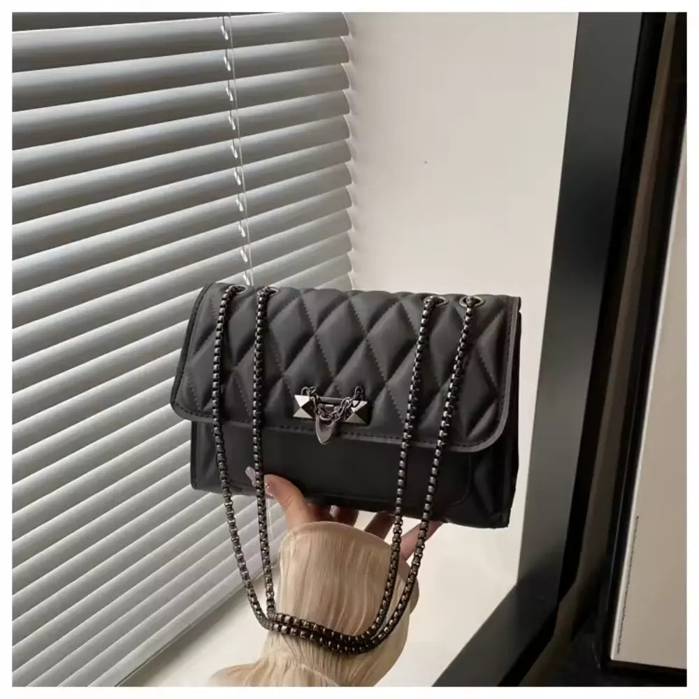 Schultertasche mit Kettenriemen Luxus