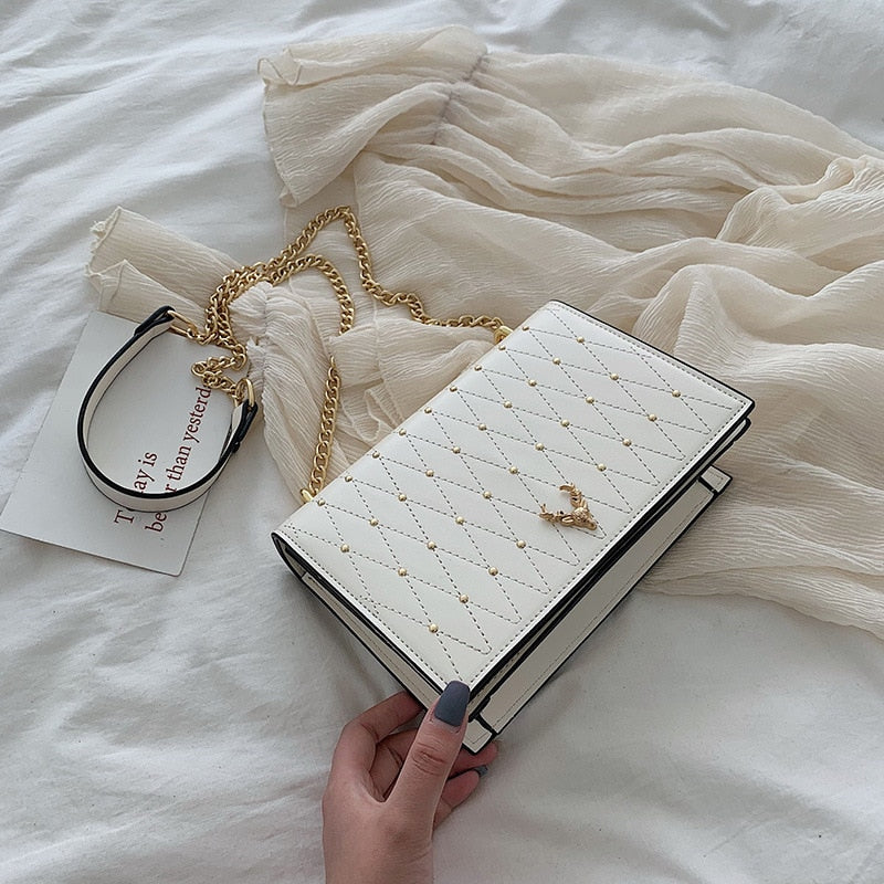 Schultertasche mit Kette und Karomuster