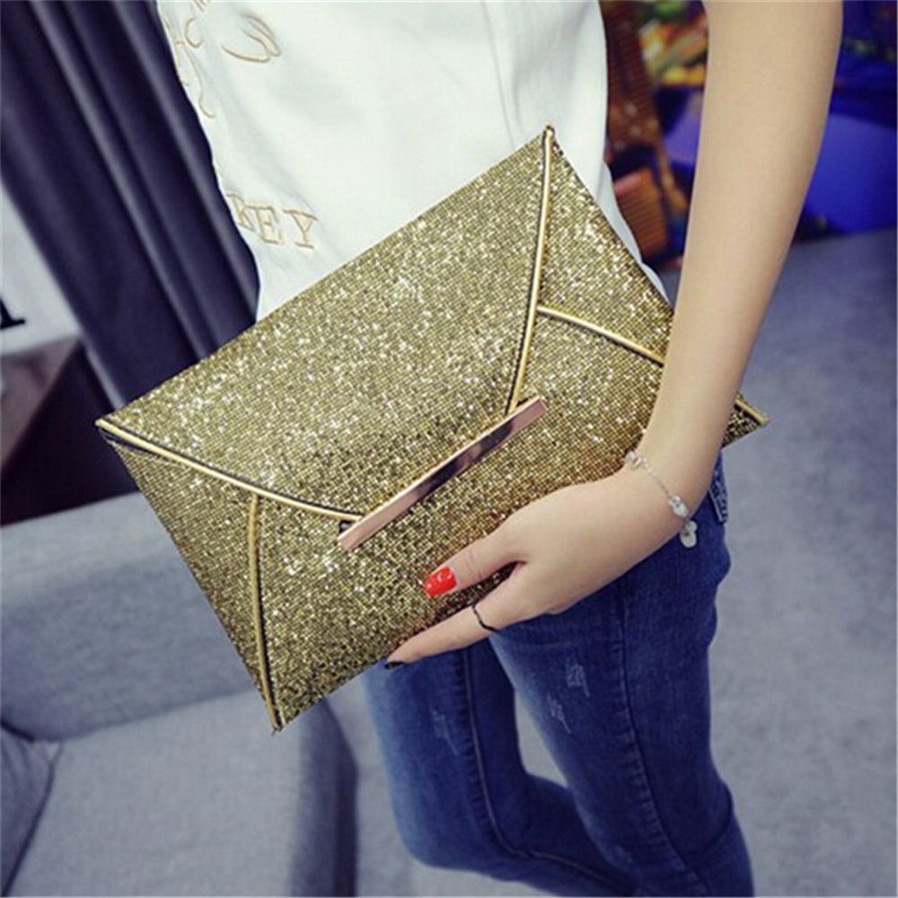Clutch aus Kunstleder mit Pailletten